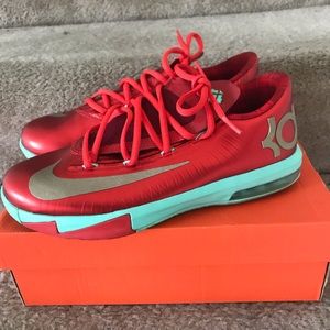KD 6s women’s 6.5 Christmas edition